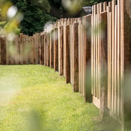 Clôture en bois dans les Landes