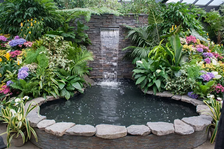 Conception sur plan de jardin aménagé avec une fontaine et un pool house, Mont-de-Marsan, G.Despagnet